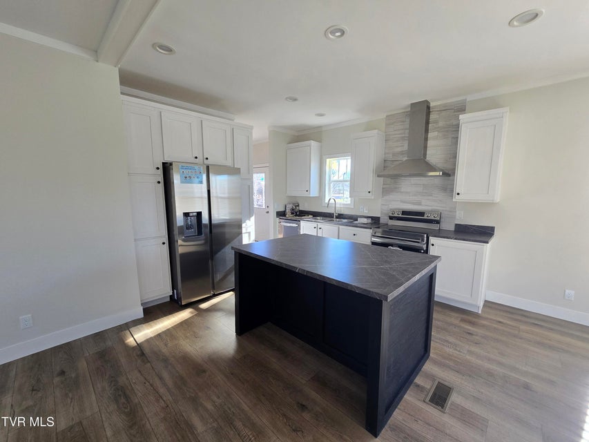 Photo #4: 2208 Oak Street