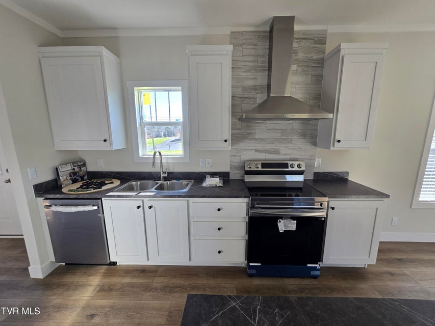 Photo #10: 2208 Oak Street