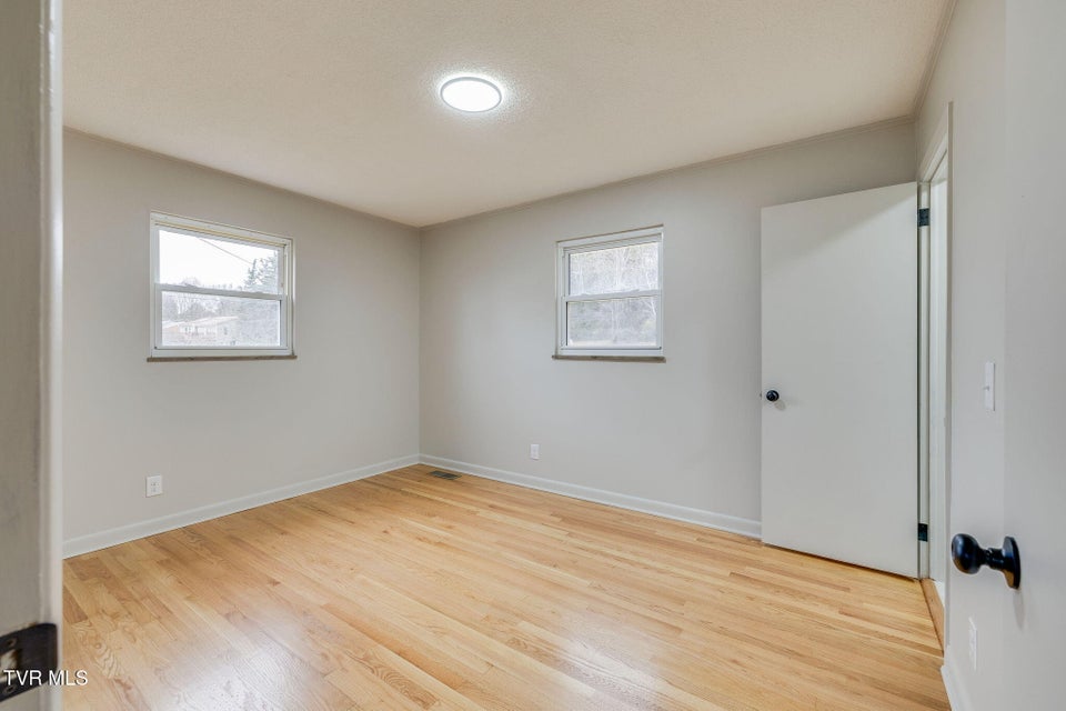 Photo #20: 126 Skyview Drive