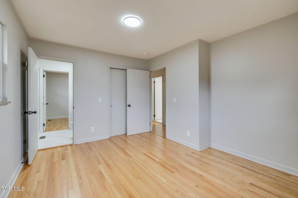 Photo #21: 126 Skyview Drive