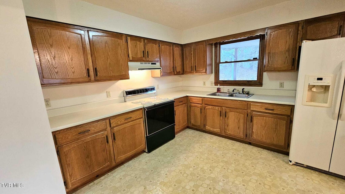 Photo #13: 323 6th Street