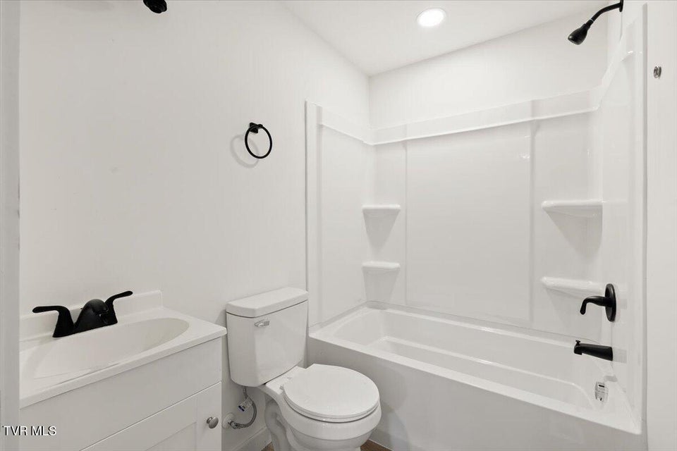 Photo #6: 145 New Street