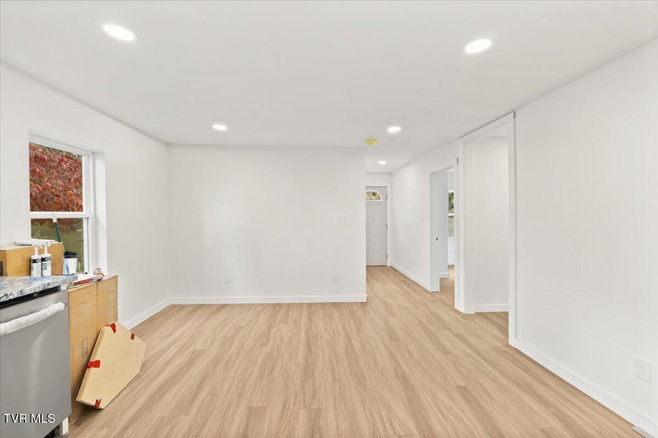 Photo #4: 145 New Street