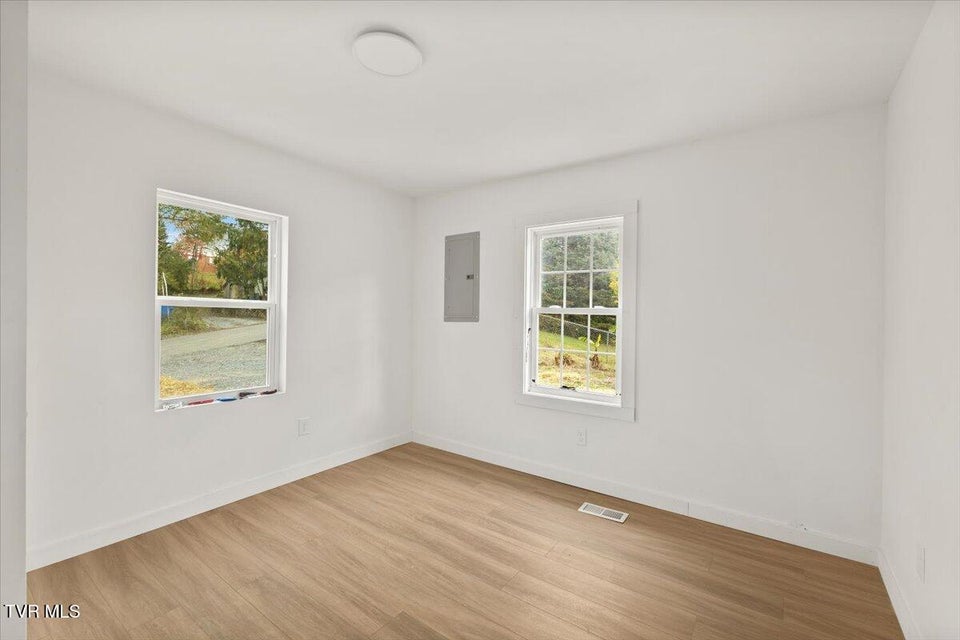 Photo #12: 145 New Street