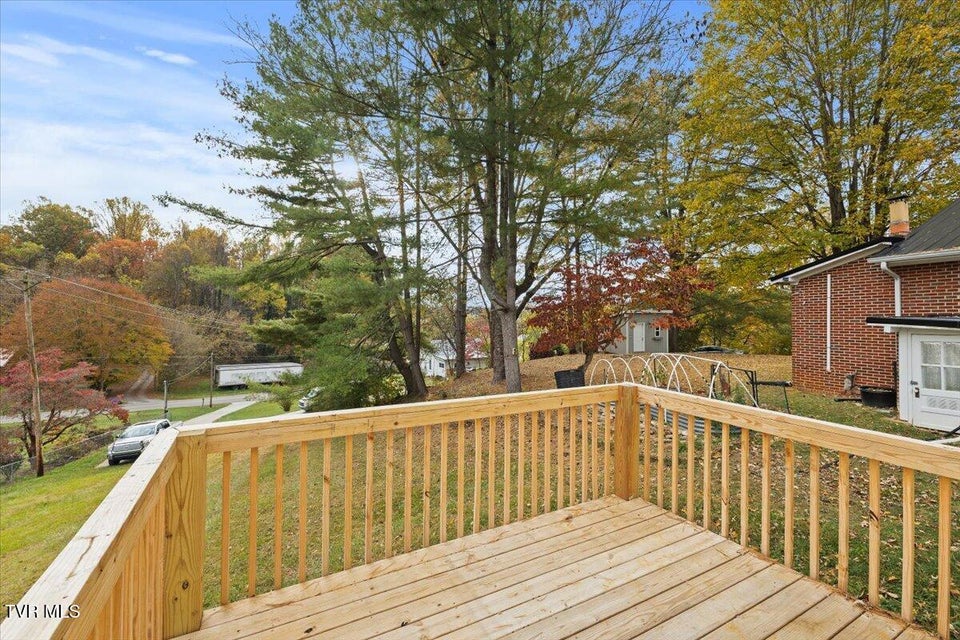 Photo #15: 145 New Street