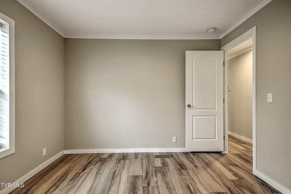 Photo #37: 4100 Weaver Pike