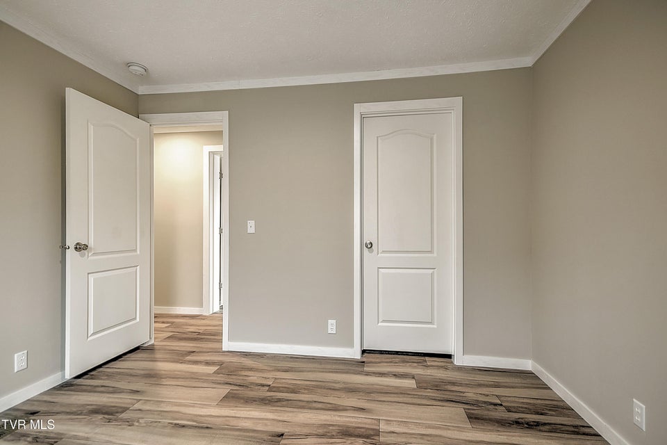 Photo #38: 4100 Weaver Pike