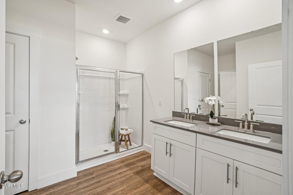 Photo #15: 333 Alta Tree Blvd 