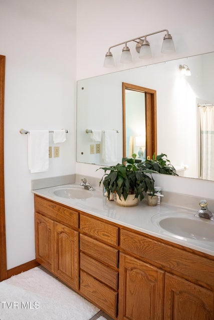 Photo #41: 299 Rufe Taylor Road