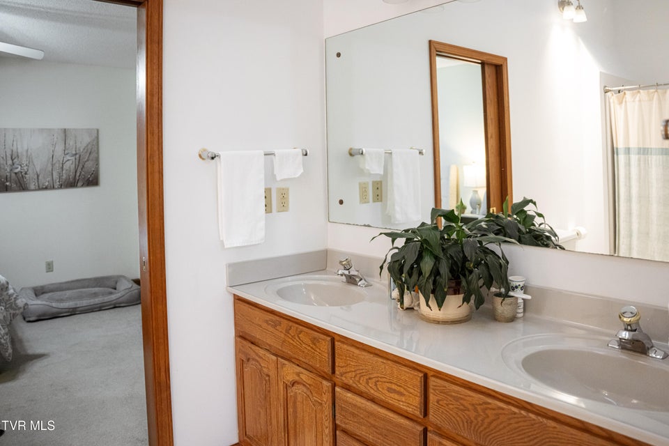 Photo #42: 299 Rufe Taylor Road