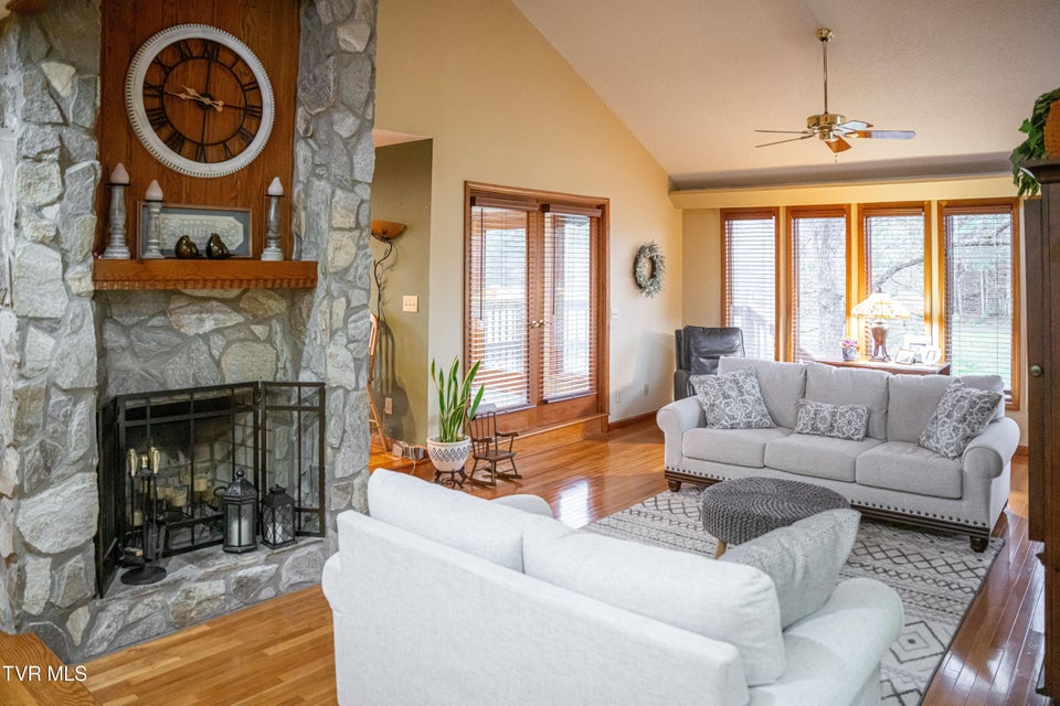 Photo #66: 299 Rufe Taylor Road