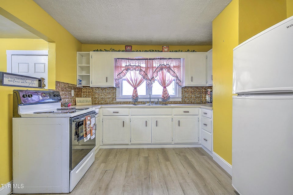 Photo #14: 5917 Mustang Drive