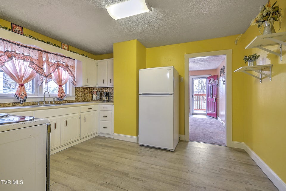 Photo #15: 5917 Mustang Drive