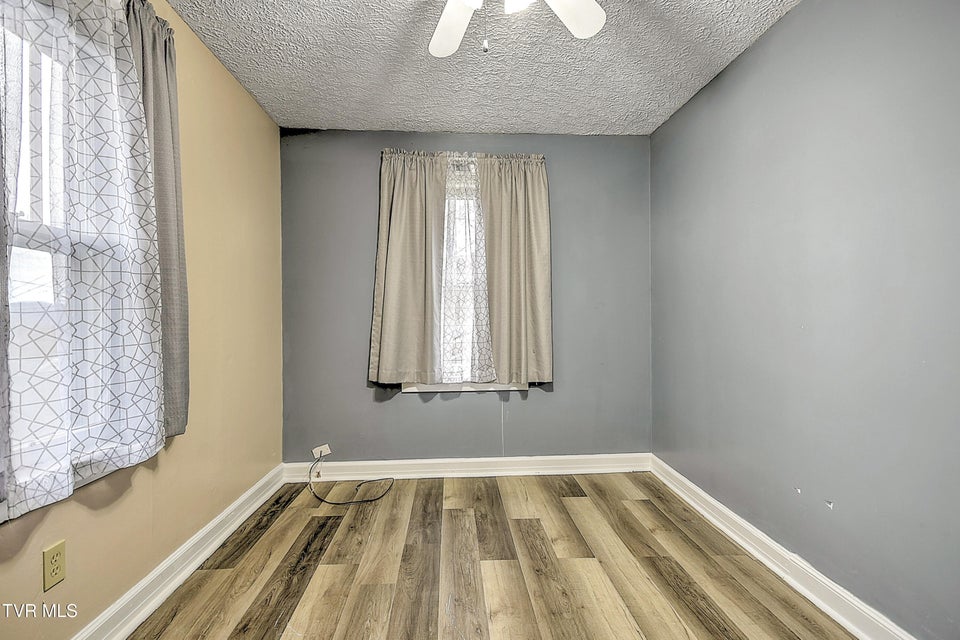 Photo #31: 5917 Mustang Drive