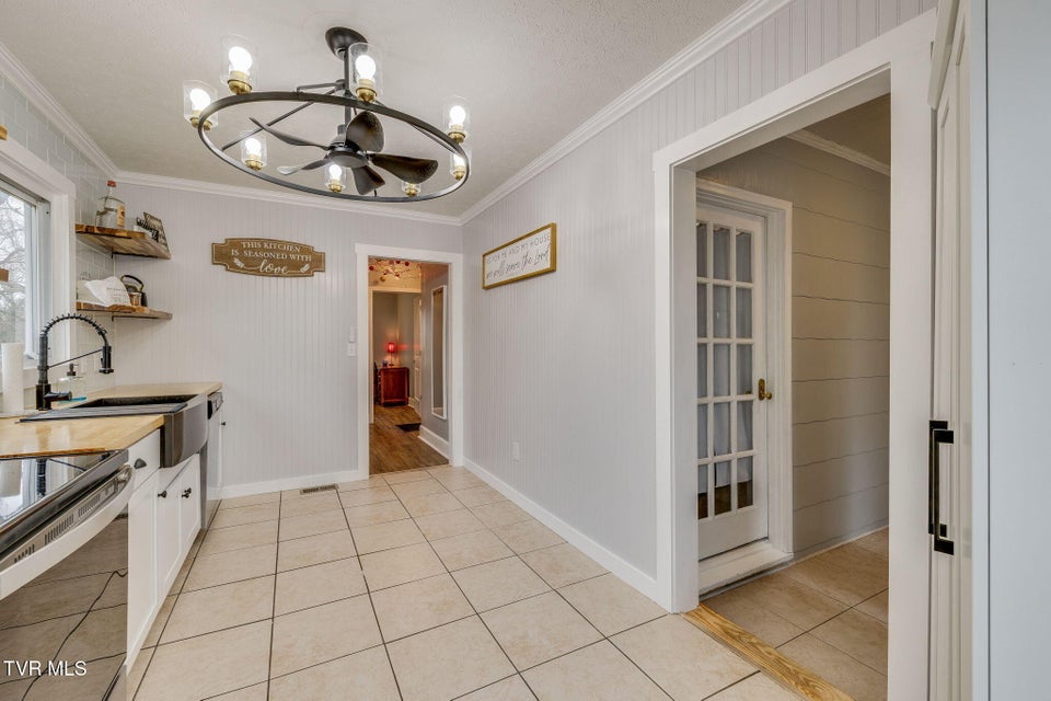 Photo #11: 2973 Ashley Street