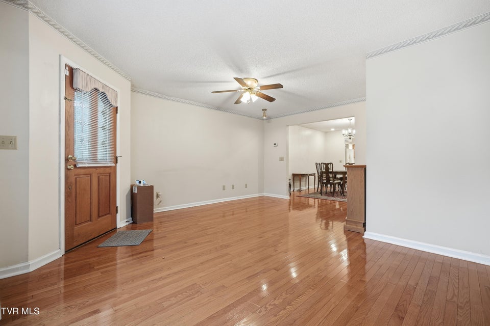 Photo #8: 2509 Lakeview Drive