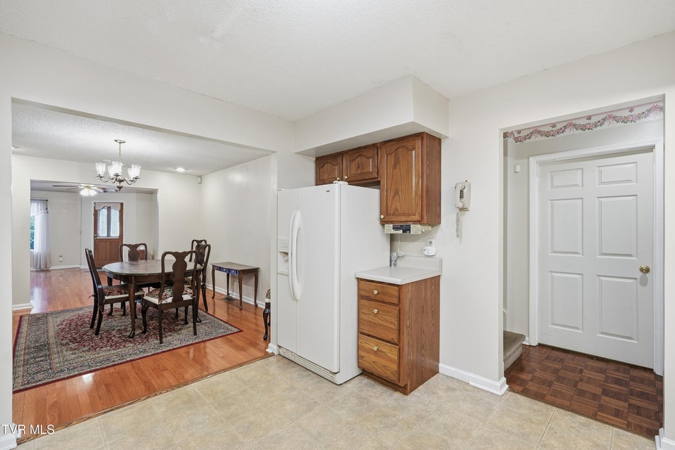 Photo #12: 2509 Lakeview Drive