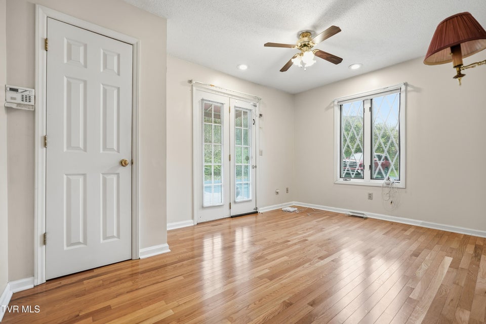 Photo #14: 2509 Lakeview Drive