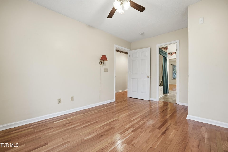 Photo #15: 2509 Lakeview Drive