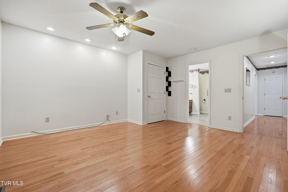 Photo #20: 2509 Lakeview Drive