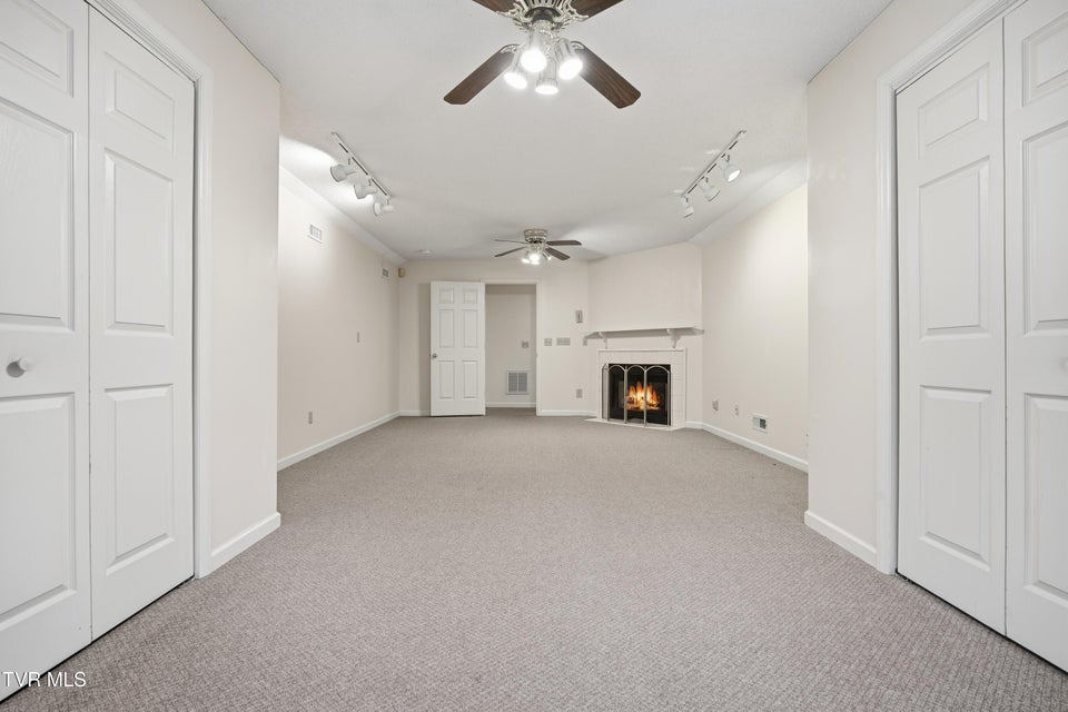 Photo #24: 2509 Lakeview Drive