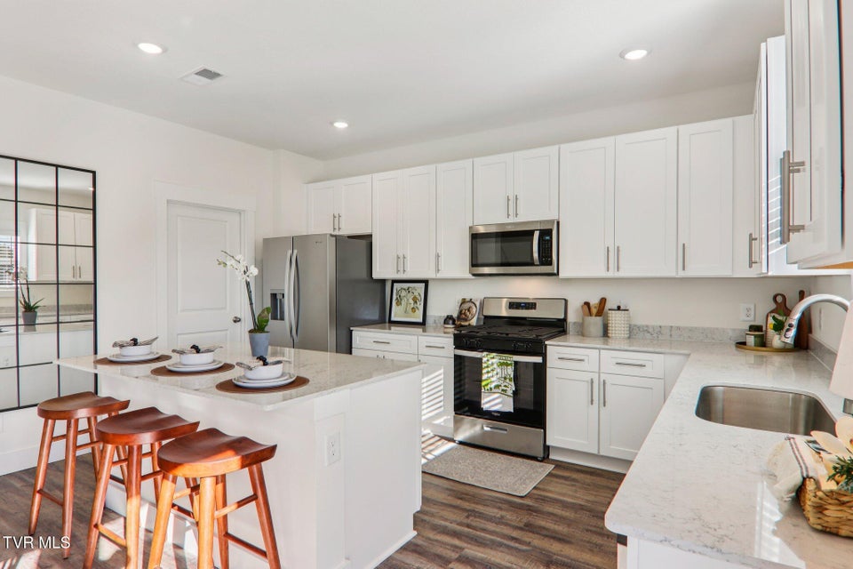 Photo #4: 591 Fieldcrest Road 