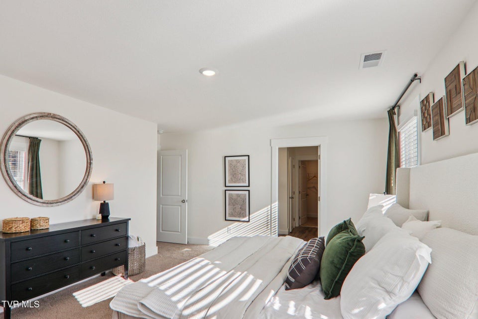 Photo #29: 591 Fieldcrest Road 