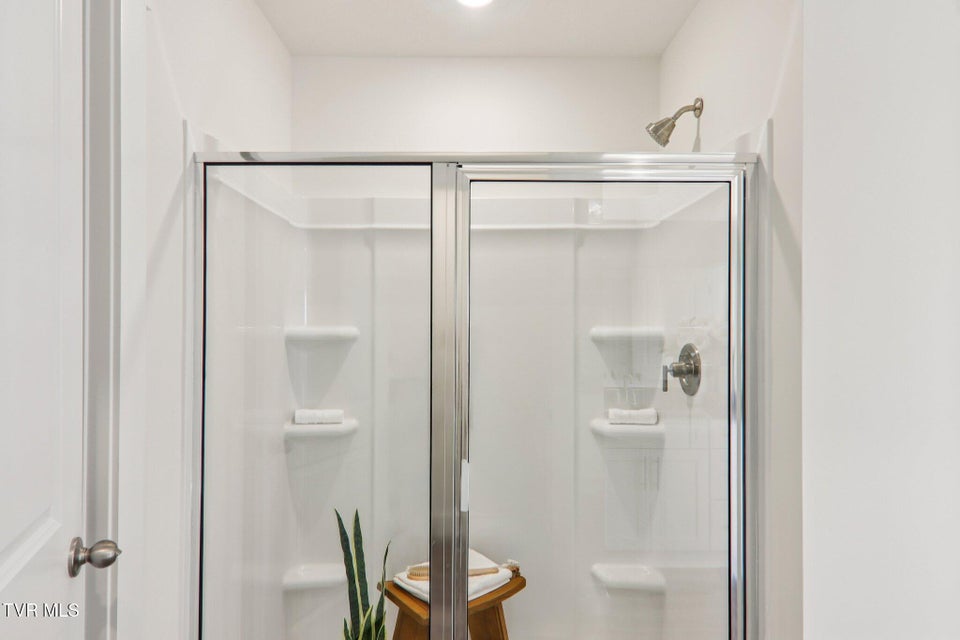 Photo #31: 591 Fieldcrest Road 