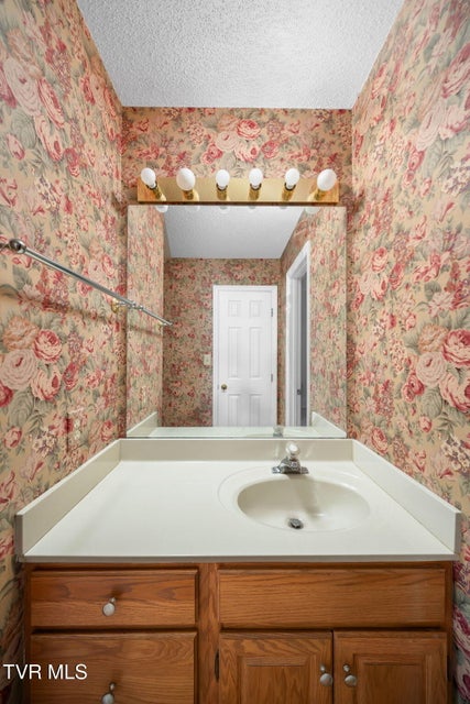 Photo #19: 1725 Lakeview Drive