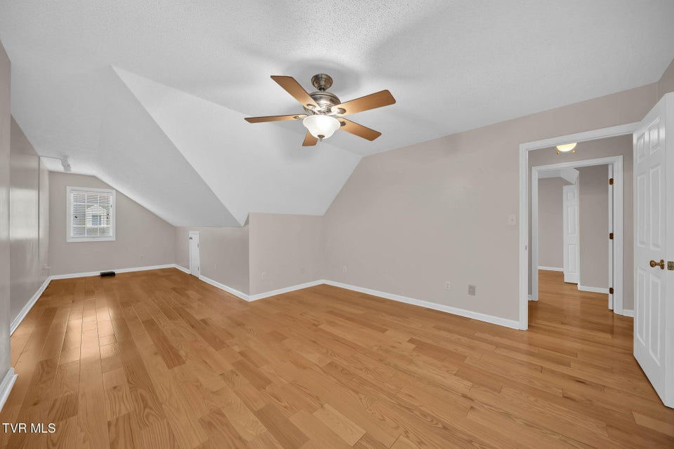 Photo #16: 1725 Lakeview Drive