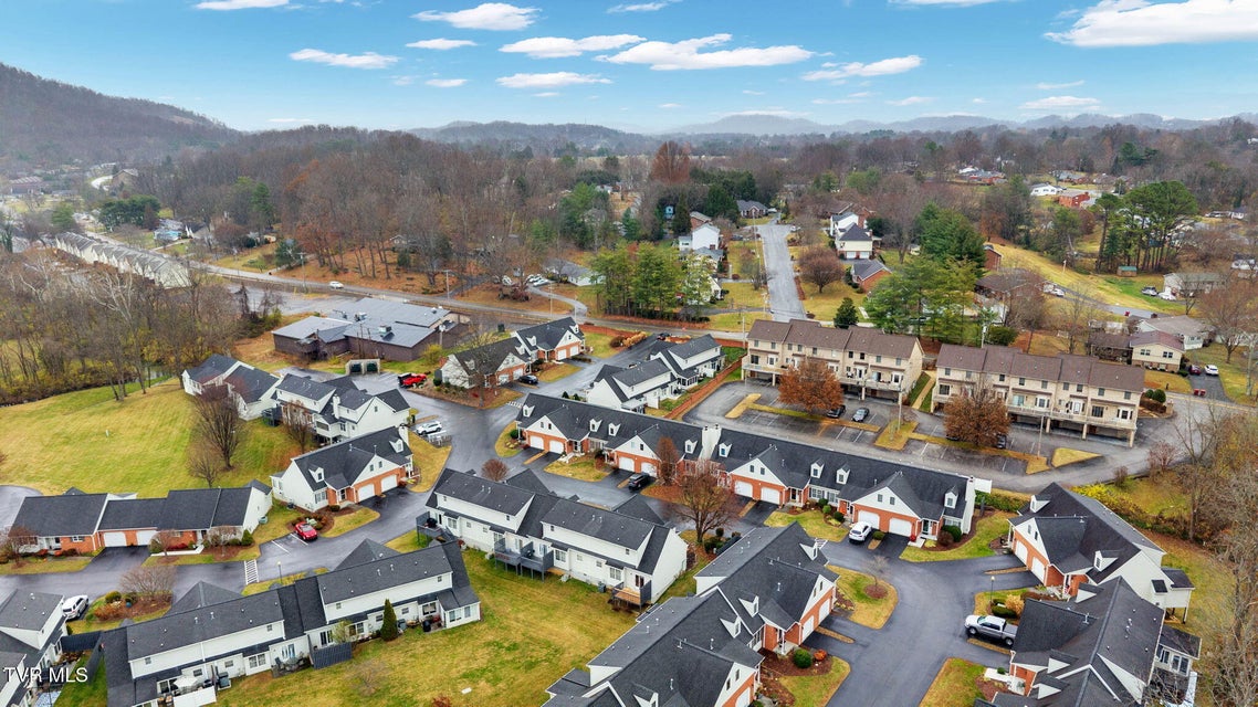 Photo #28: 1725 Lakeview Drive