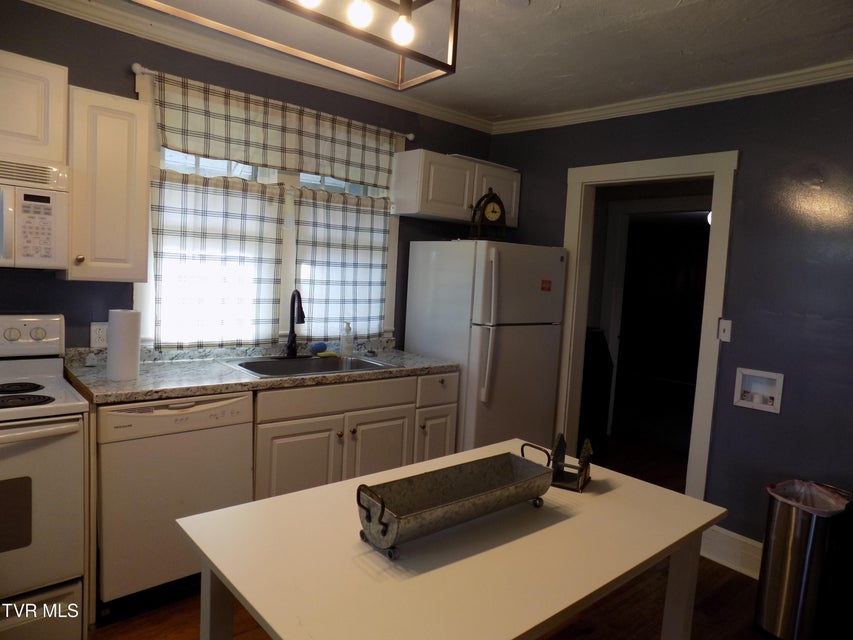 Photo #13: 1200 E Mckinney Avenue