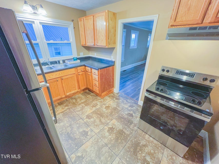 Photo #7: 815 Vernon Street