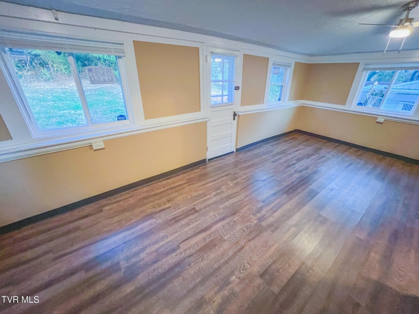 Photo #11: 815 Vernon Street