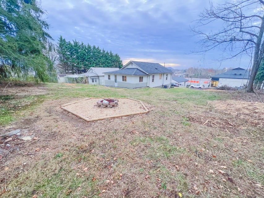 Photo #14: 815 Vernon Street