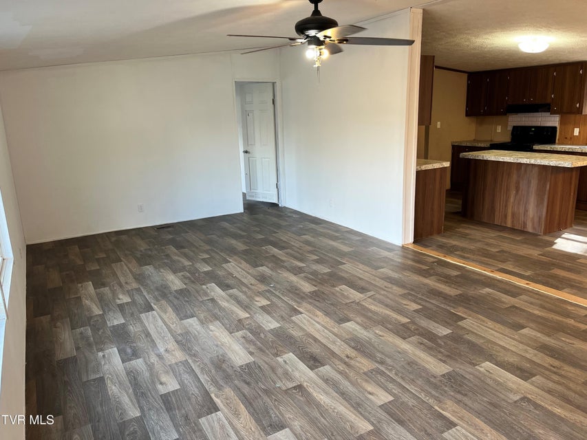 Photo #9: 140 Edgewater Road