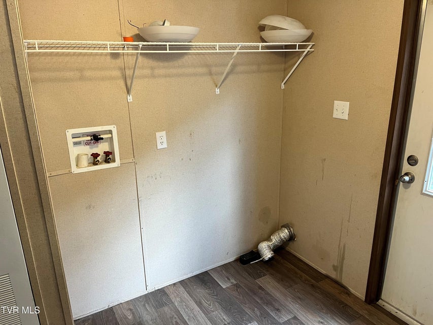 Photo #18: 140 Edgewater Road