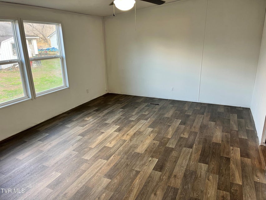 Photo #19: 140 Edgewater Road