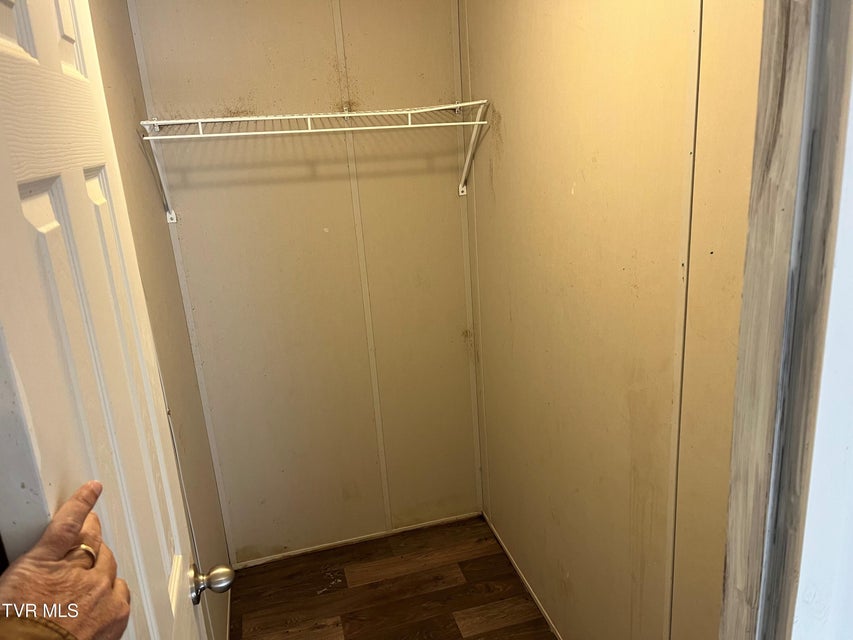 Photo #29: 140 Edgewater Road