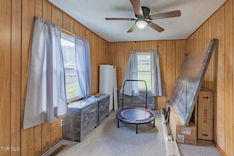 Photo #5: 128 Beacon Street