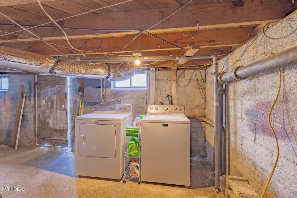 Photo #13: 128 Beacon Street