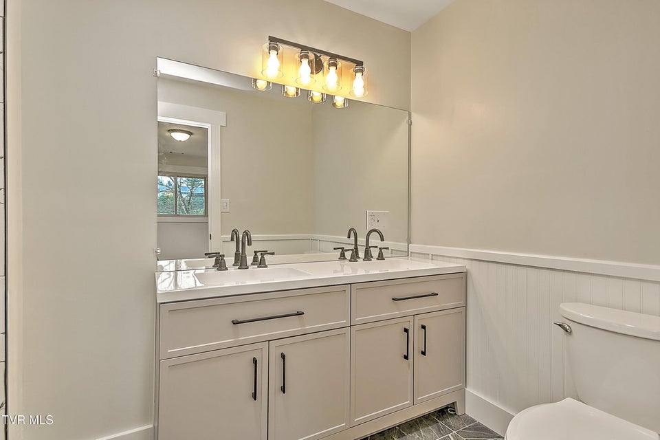 Photo #39: 163 Valley View Drive