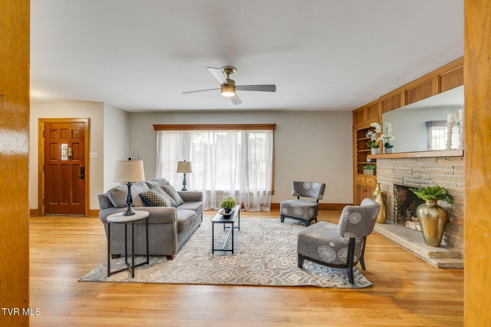 Photo #6: 215 Cherry Lane