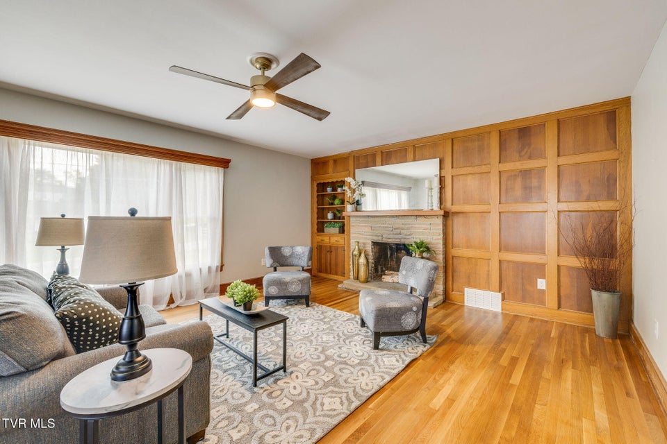 Photo #7: 215 Cherry Lane