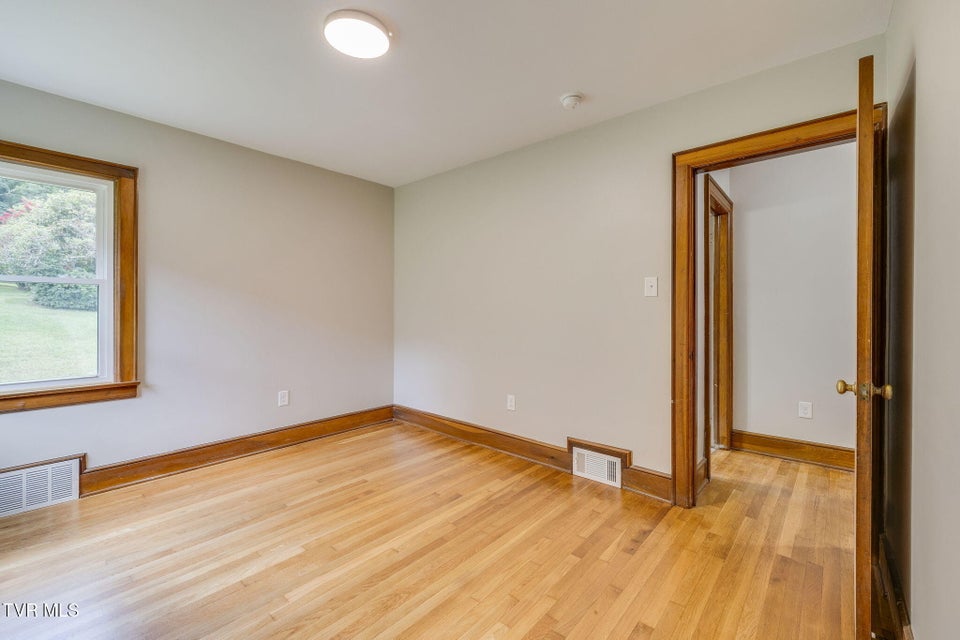 Photo #22: 215 Cherry Lane