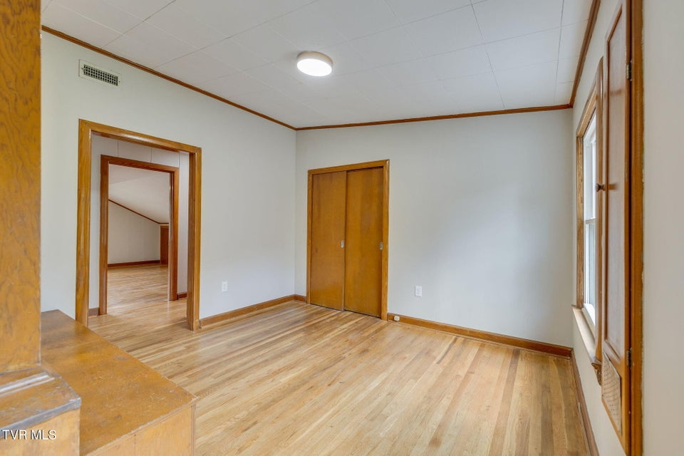 Photo #25: 215 Cherry Lane