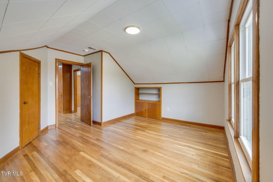 Photo #29: 215 Cherry Lane