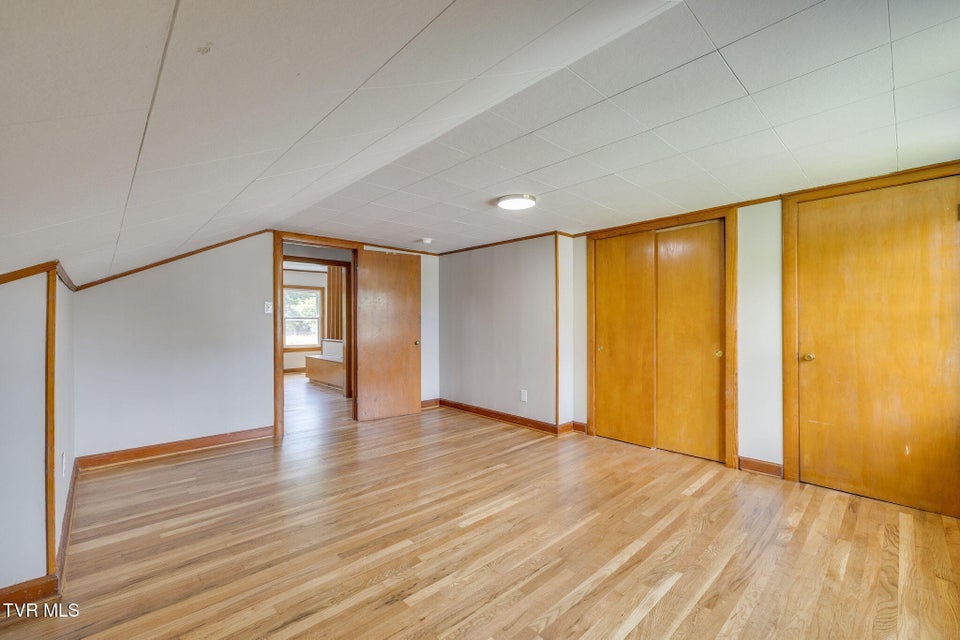 Photo #32: 215 Cherry Lane