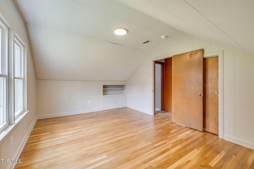 Photo #35: 215 Cherry Lane