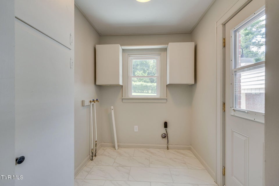 Photo #37: 215 Cherry Lane